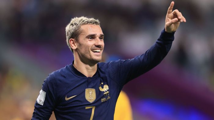 - Pesepakbola Prancis Antoine Griezmann Pensiun dari Timnas